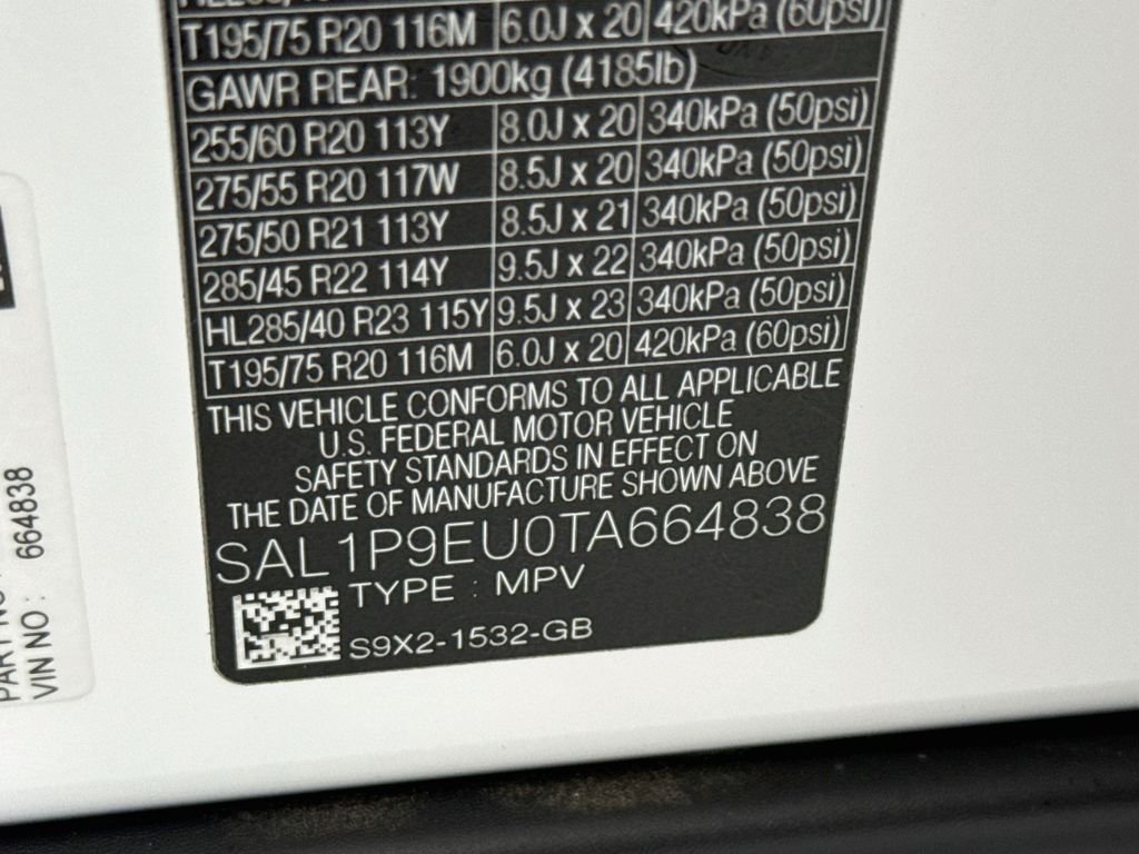New 2026 Fuji White Land Rover SE image 35