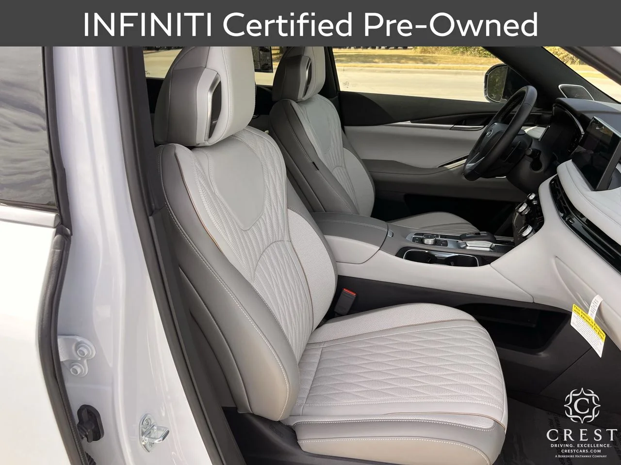 Certified Used 2027 Radiant White Black Obsidian INFINITI AUTOGRAPH image 27