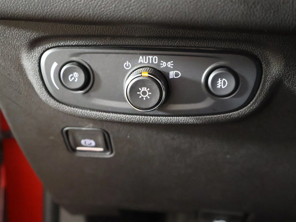 Used 2024 Red GMC AT4 image 34