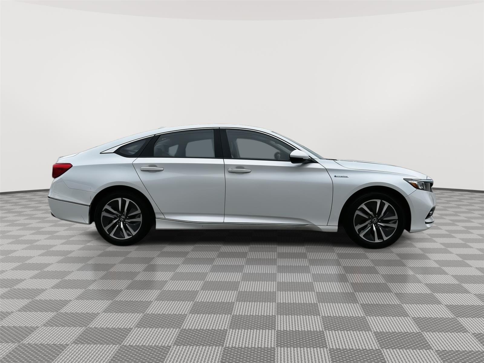 Used 2019 Platinum White Pearl Honda Touring image 5