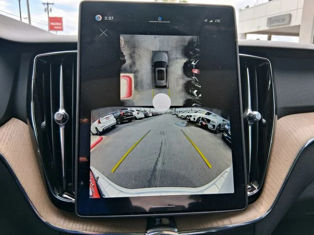 New 2026 Crystal White Volvo Plus image 8