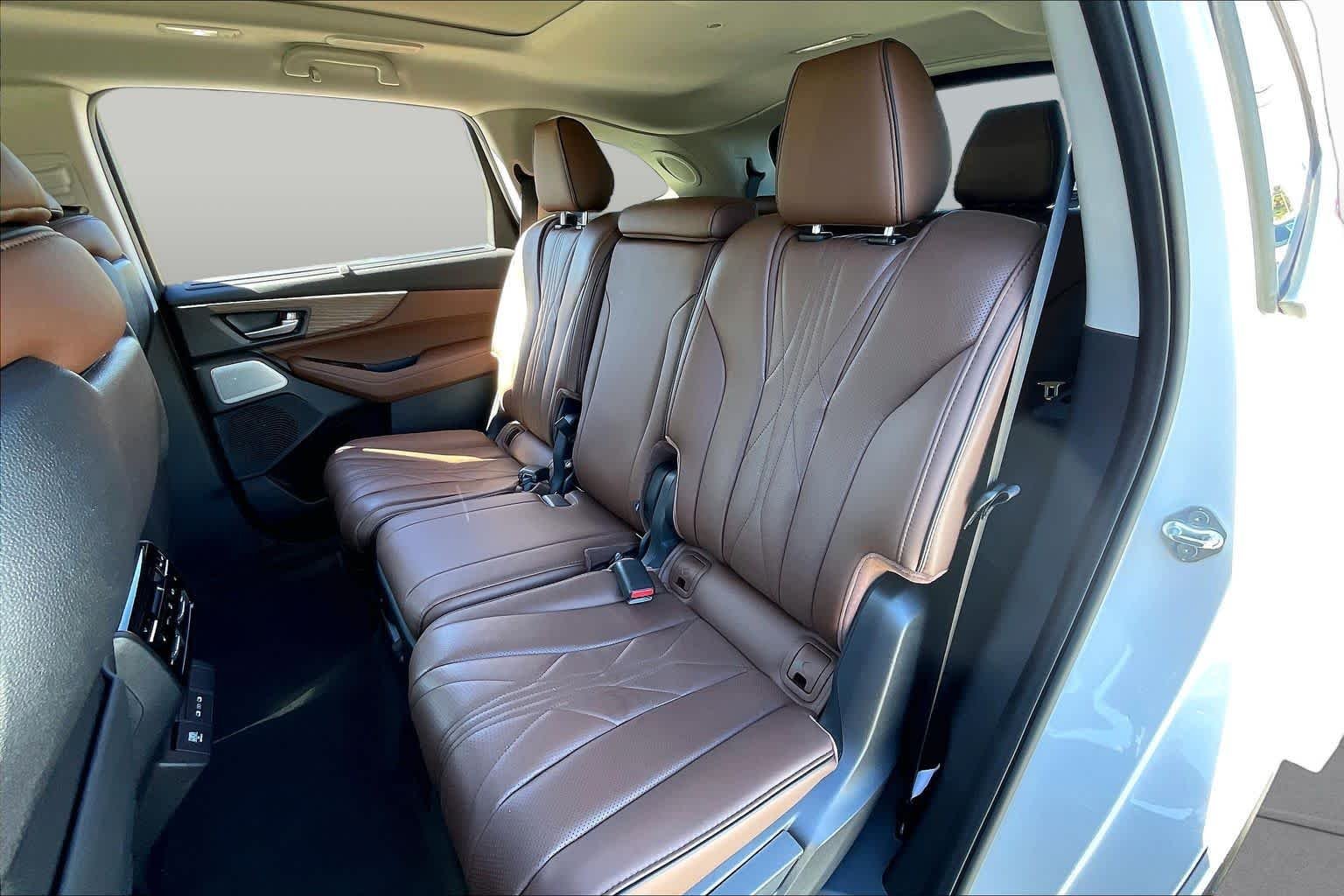 Used 2026 Platinum White Pearl Acura w/Advance Package image 20