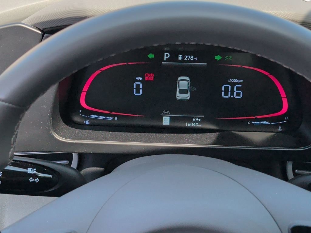 2025 Hyundai Elantra SEL - Photo 18