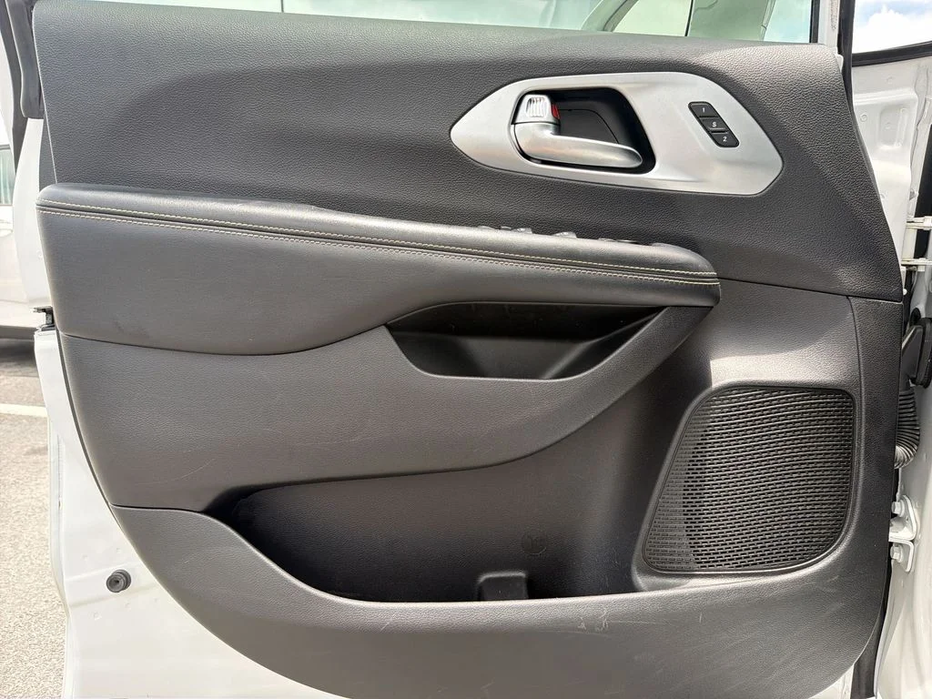 Used 2021 White Chrysler Touring L image 29