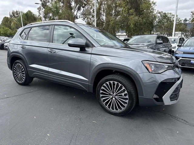 2026 Volkswagen Taos SE
