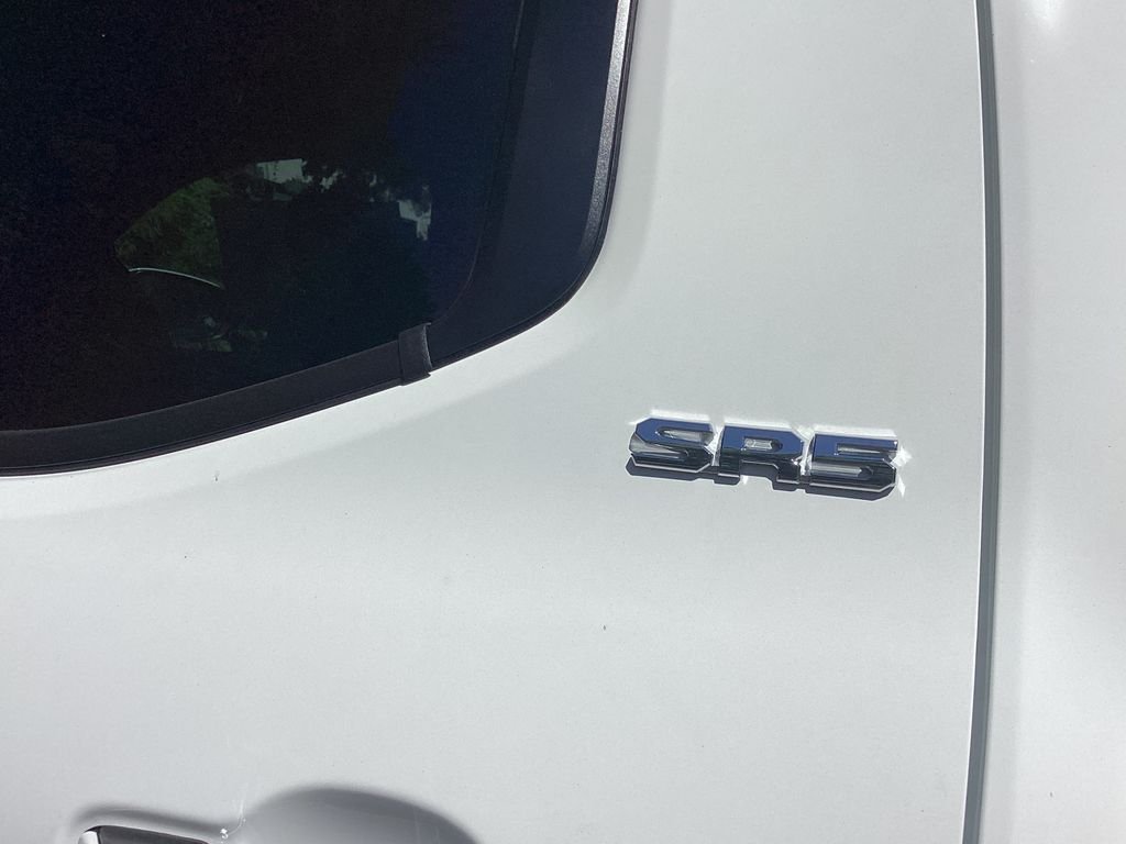2025 Toyota Tacoma SR5 - Photo 8