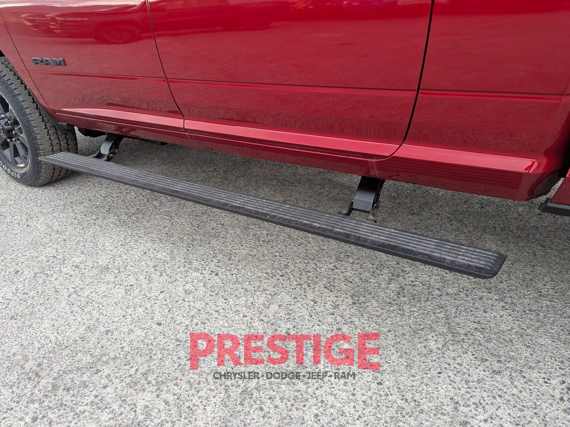 New 2026 Molten Red Pearl-Coat Exterior Paint RAM Laramie image 9