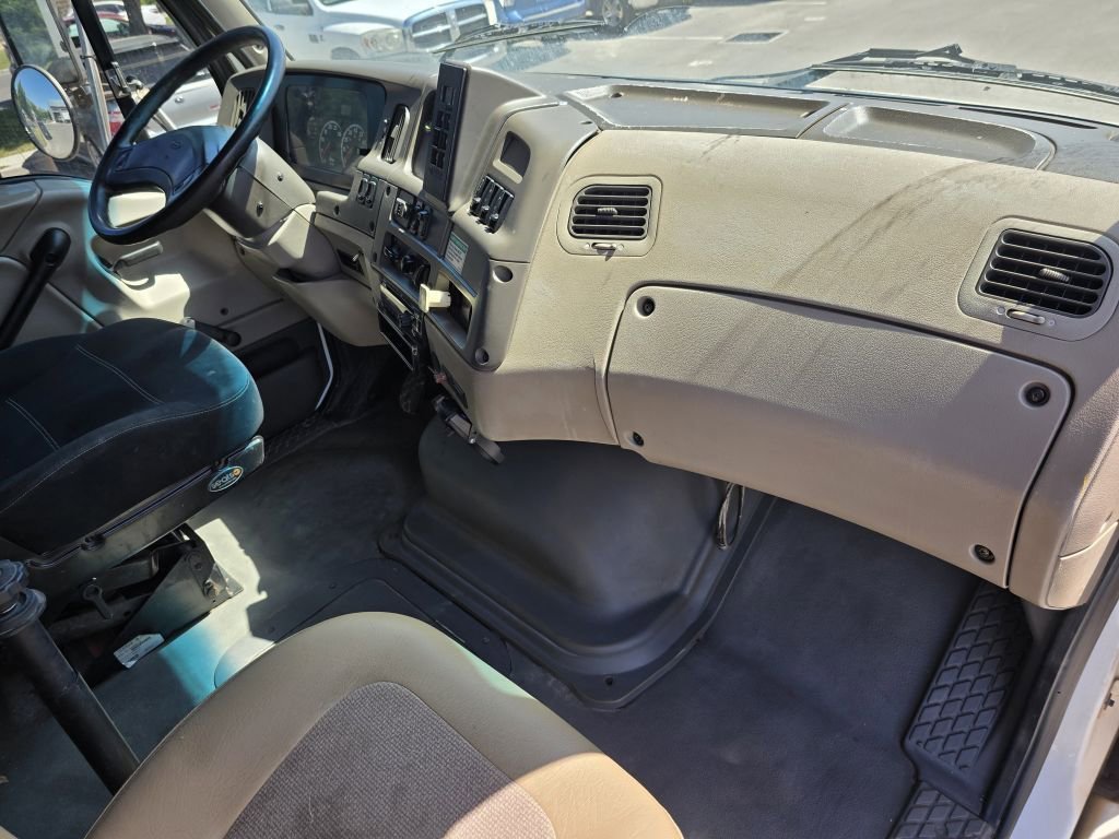Used 2008 White Sterling Conventional Cab Mechanics Body image 32