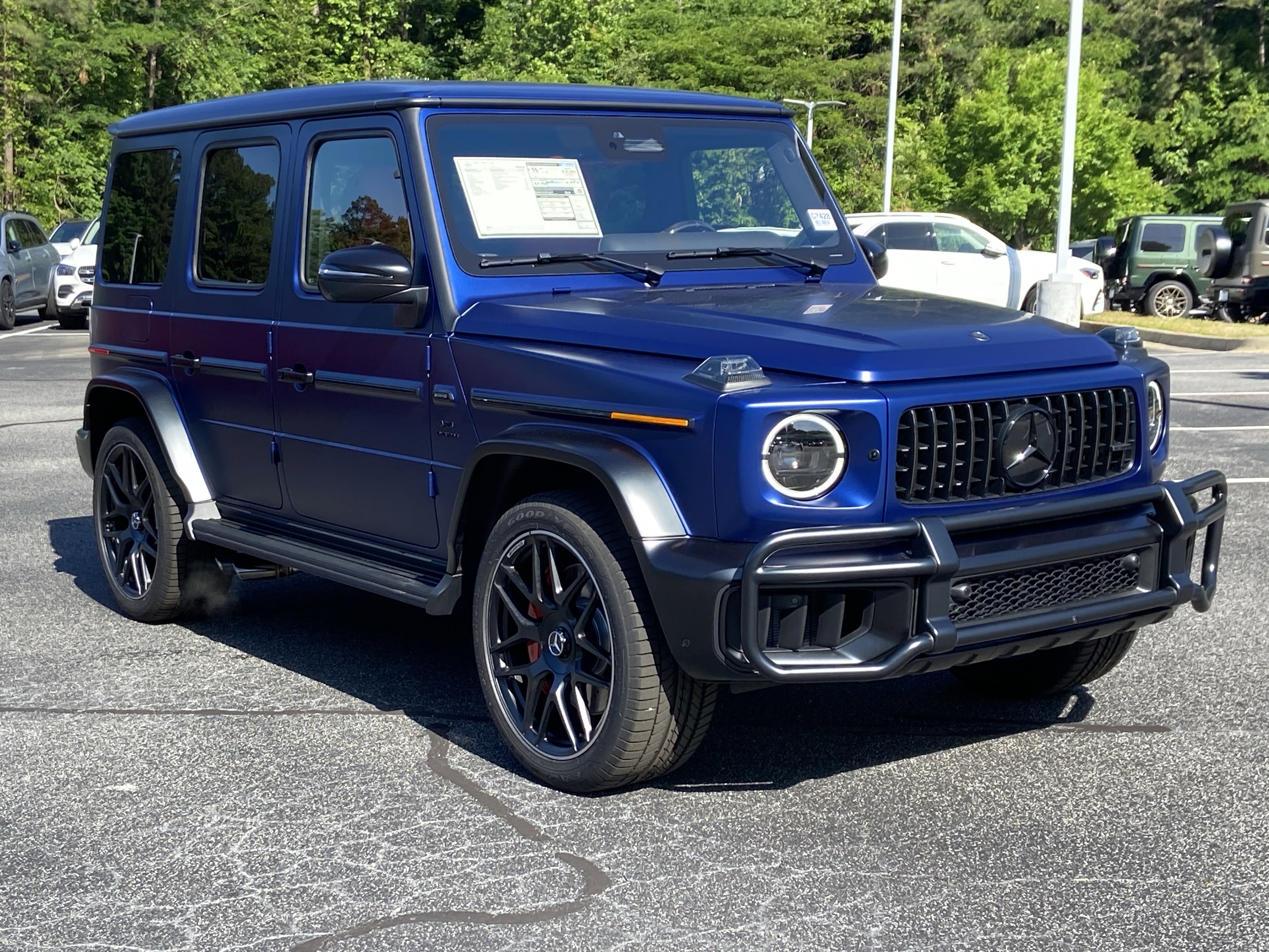 New 2026 MANUFAKTUR Exclusive Brilliant Blue Magno Mercedes-Benz AMG® G 63 SUV image 5