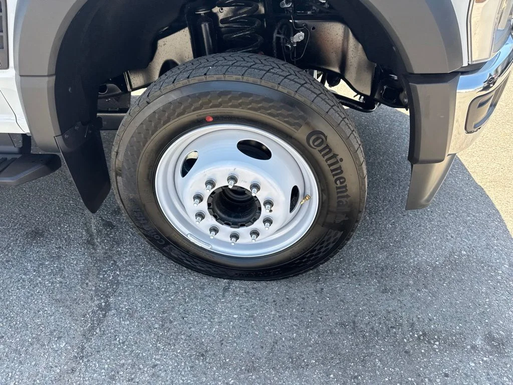 New 2026 Oxford White Ford XL image 3