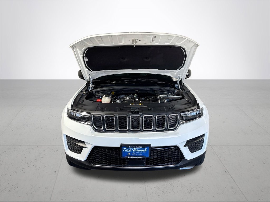 Used 2025 Bright White Clearcoat Jeep Laredo image 21