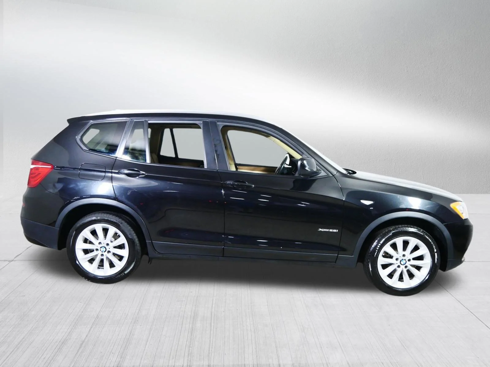 Used 2013 Black Sapphire Metallic BMW xDrive28i image 8