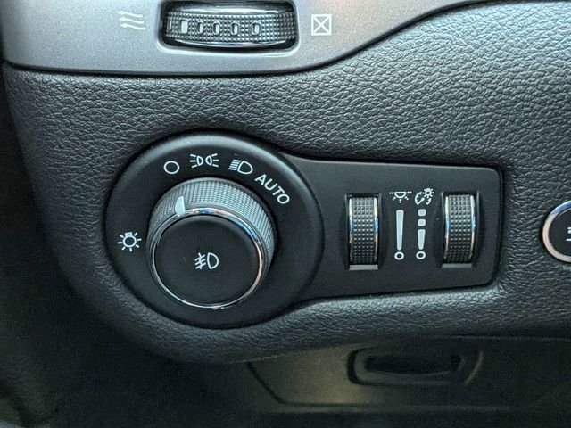 Used 2020 White Jeep Limited image 25