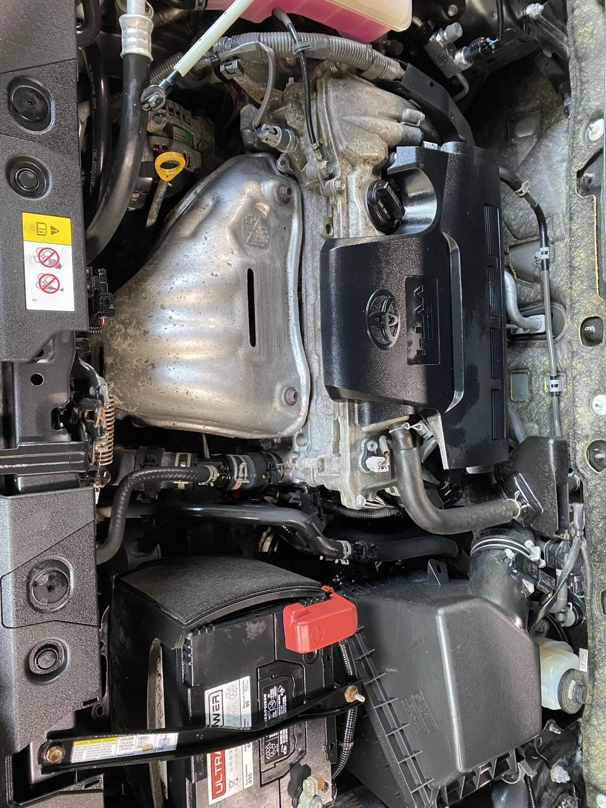 Used 2018 Magnetic Gray Metallic Toyota XLE image 8