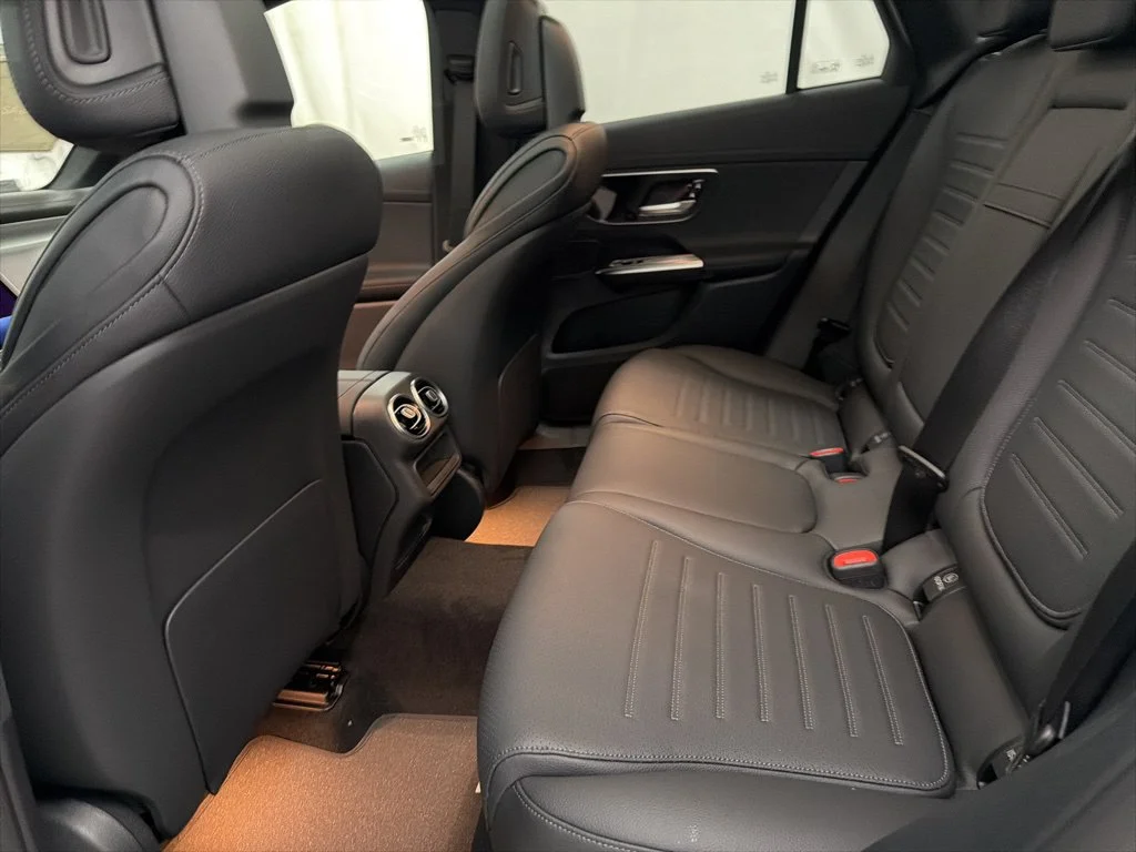 Used 2026 White Mercedes-Benz GLC 300 image 19