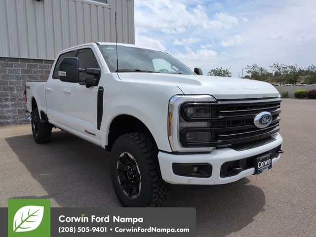 New 2026 Star White Metallic Tri-Coat Ford Platinum image 1