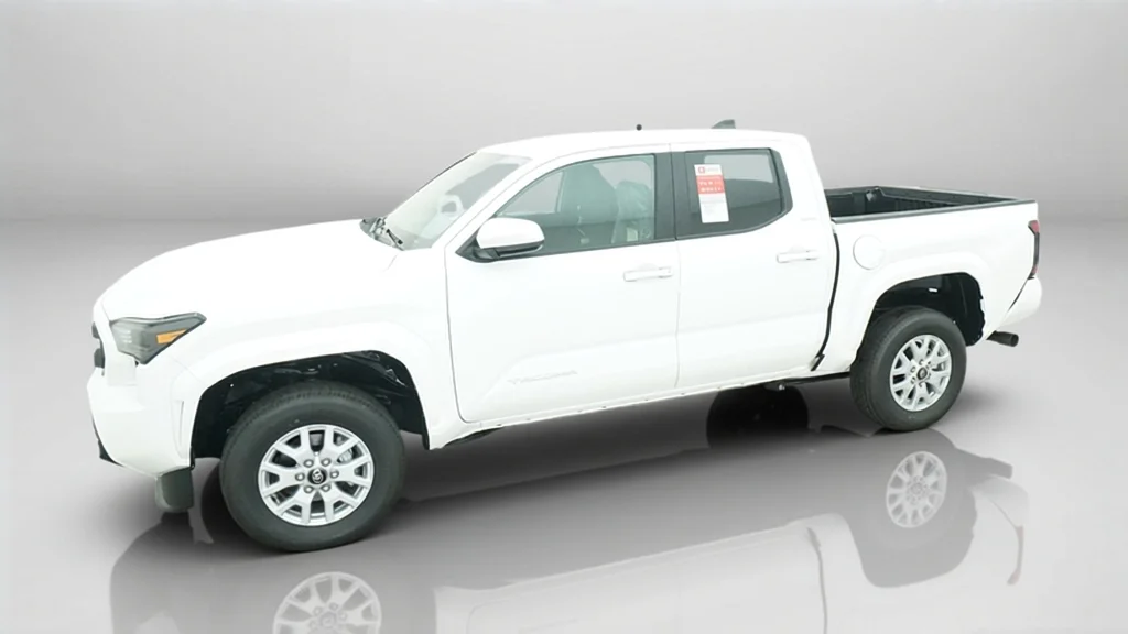 New 2026 Ice Cap Toyota SR5 image 3
