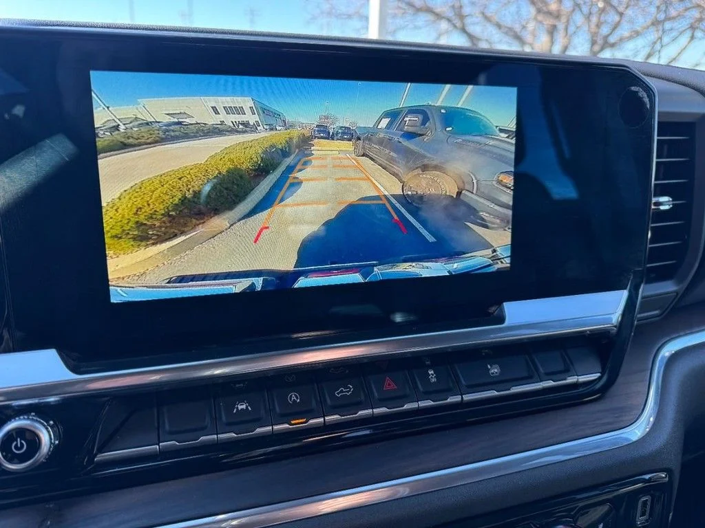 Used 2025 Silver GMC SLT image 22
