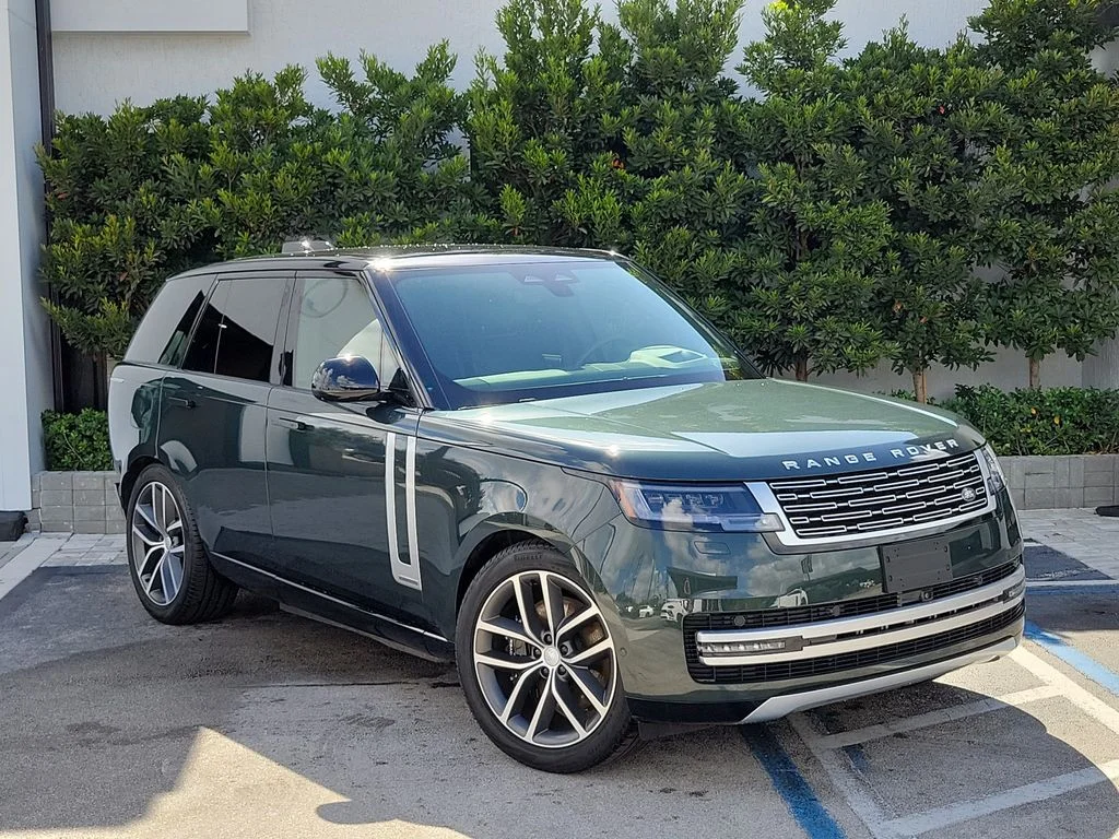 Used 2025 Green Land Rover Autobiography image 2