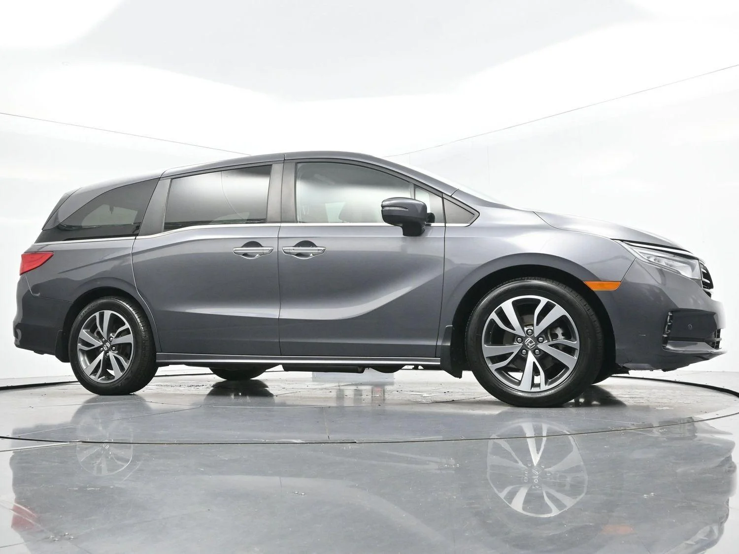 Used 2023 Modern Steel Metallic Honda Touring image 54