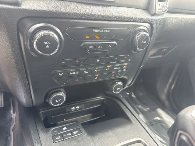 Used 2019 Silver Ford XLT image 22