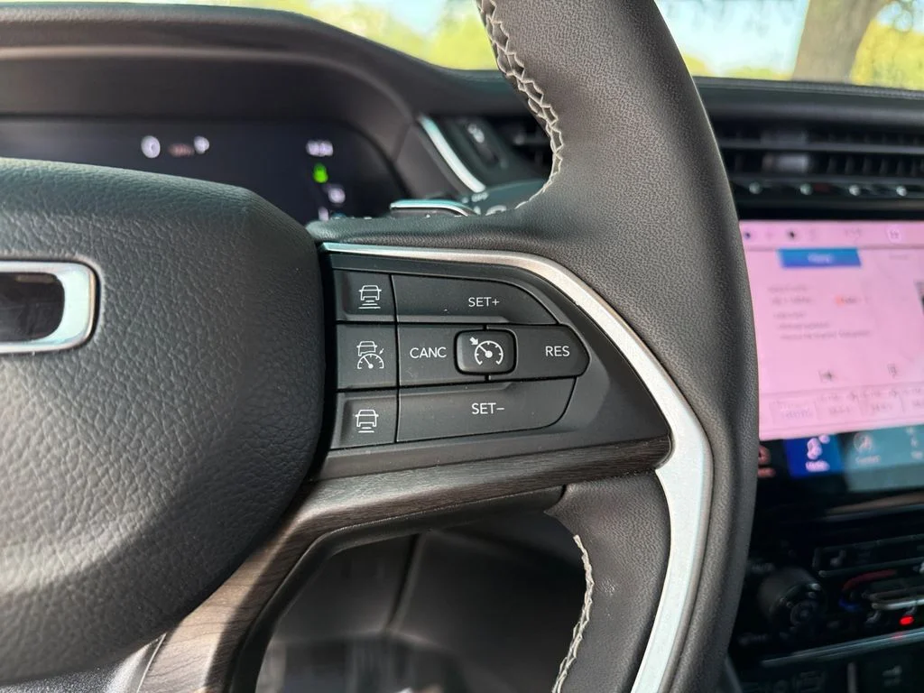 Used 2025 Gray Jeep 4xe image 25