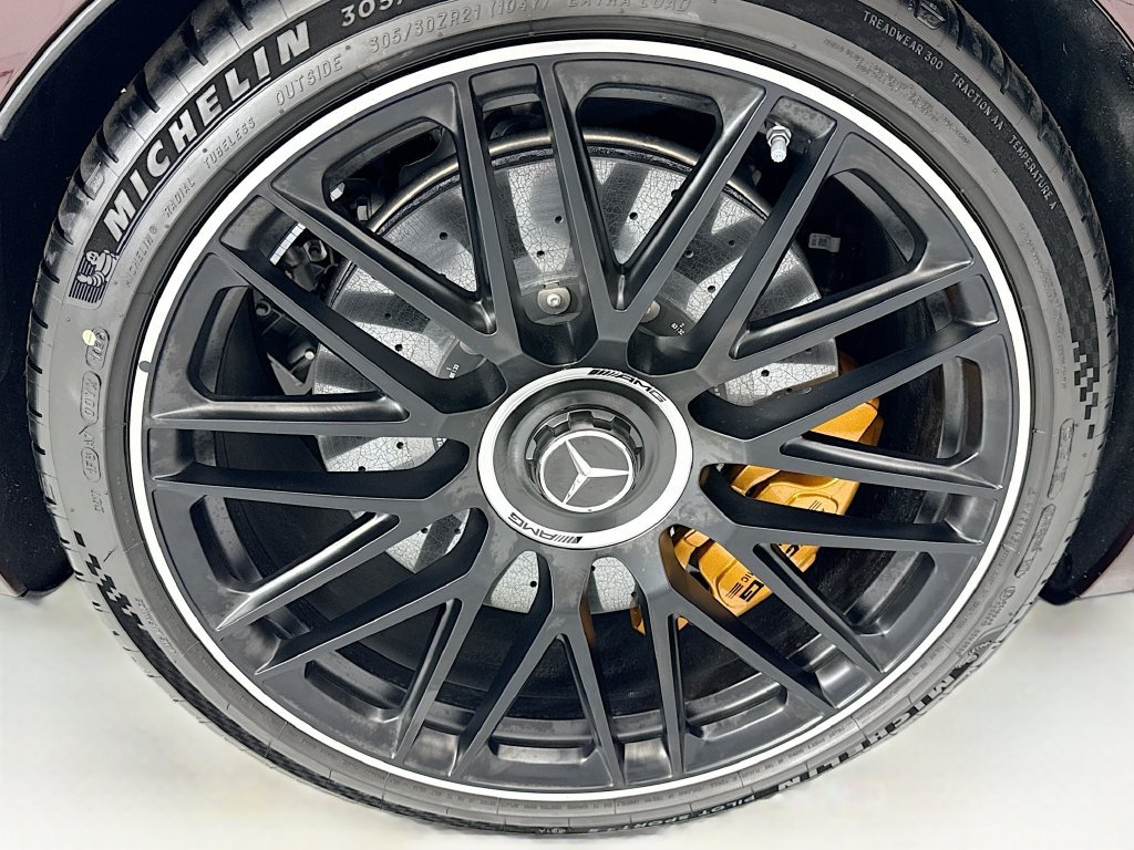 New 2026 MANUFAKTUR Rubellite Red Metallic Mercedes-Benz SL 63 AMG® S E Performance image 29
