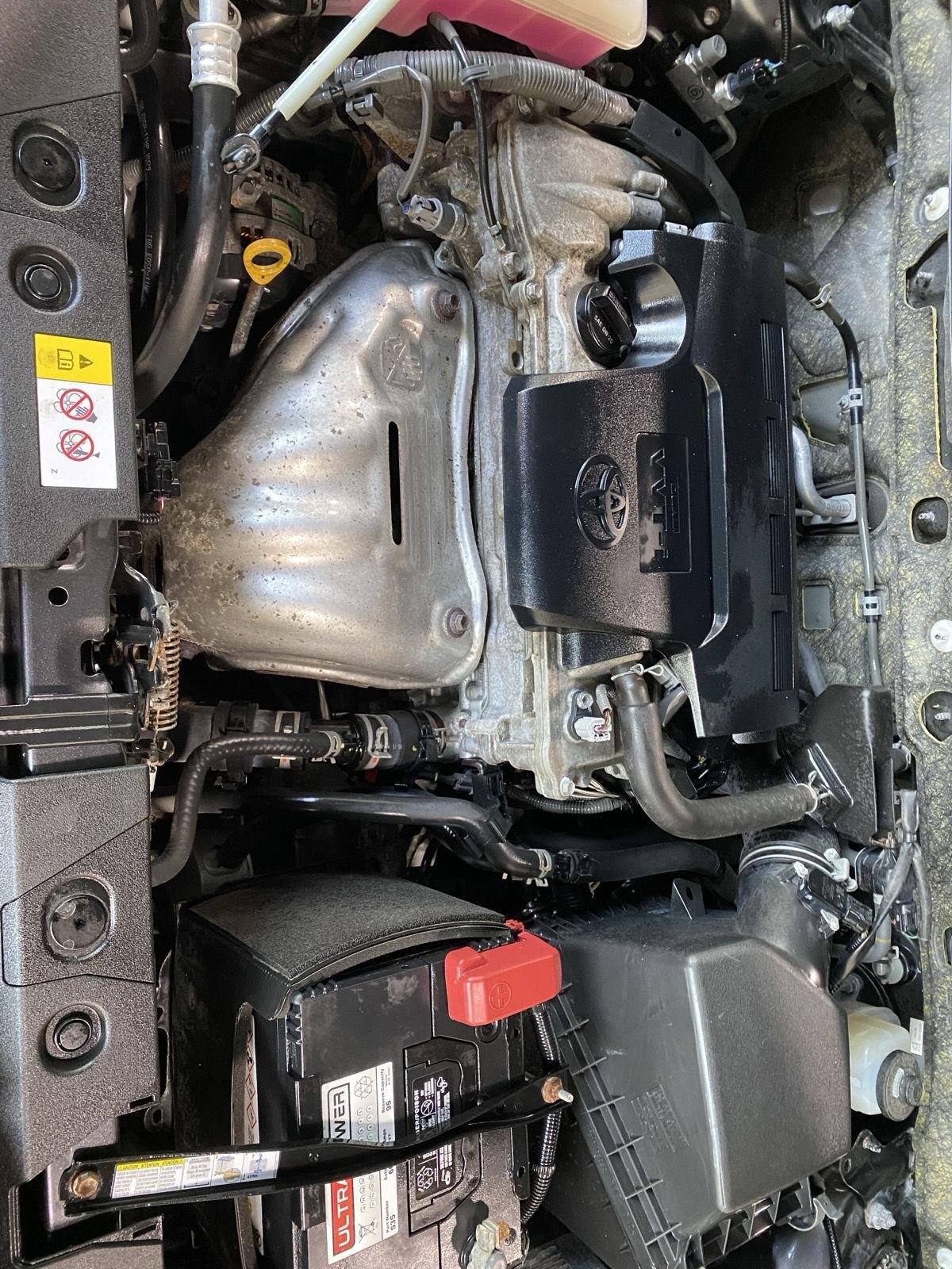Used 2018 Magnetic Gray Metallic Toyota XLE image 8