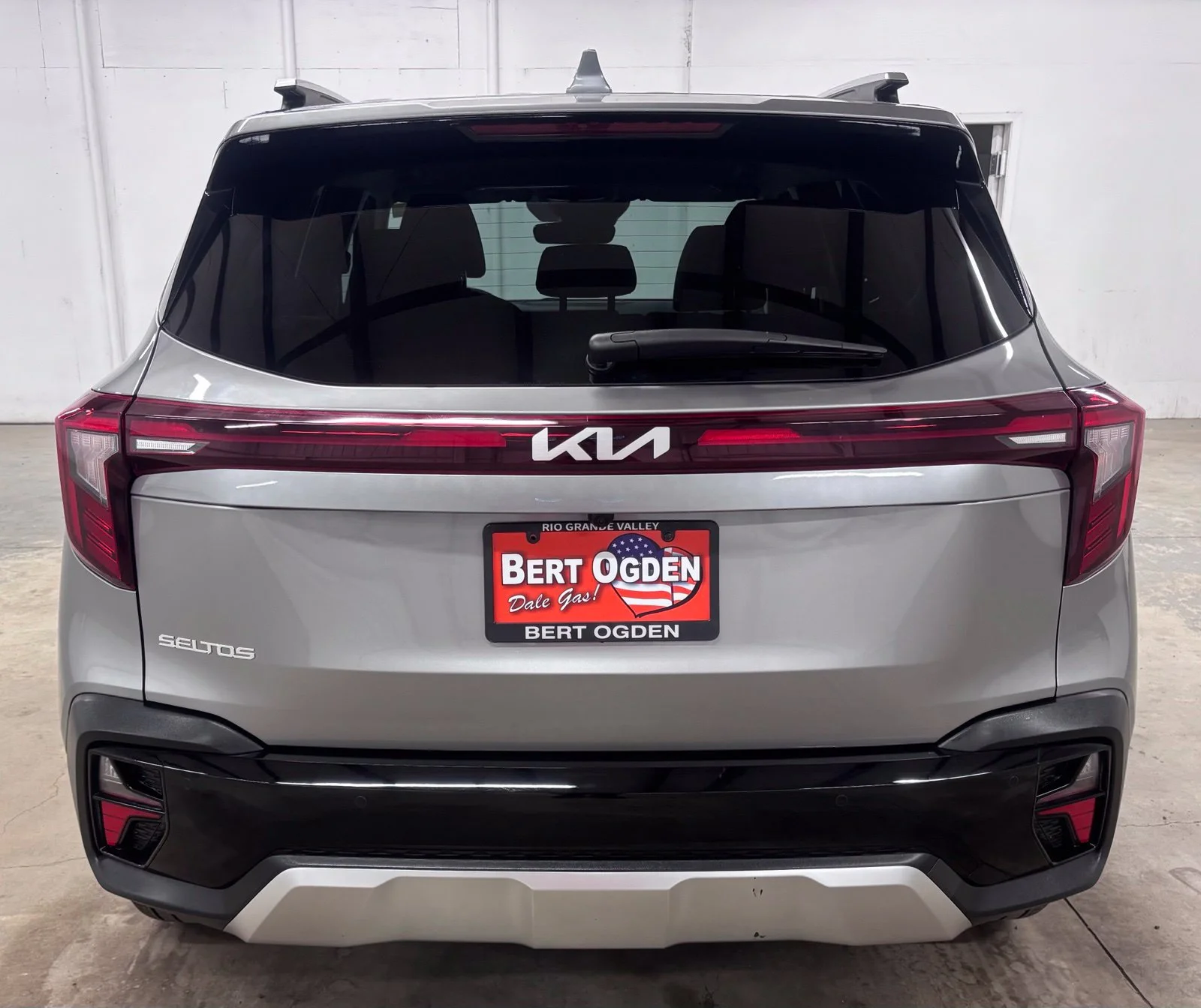 Used 2026 Gray Kia EX image 5