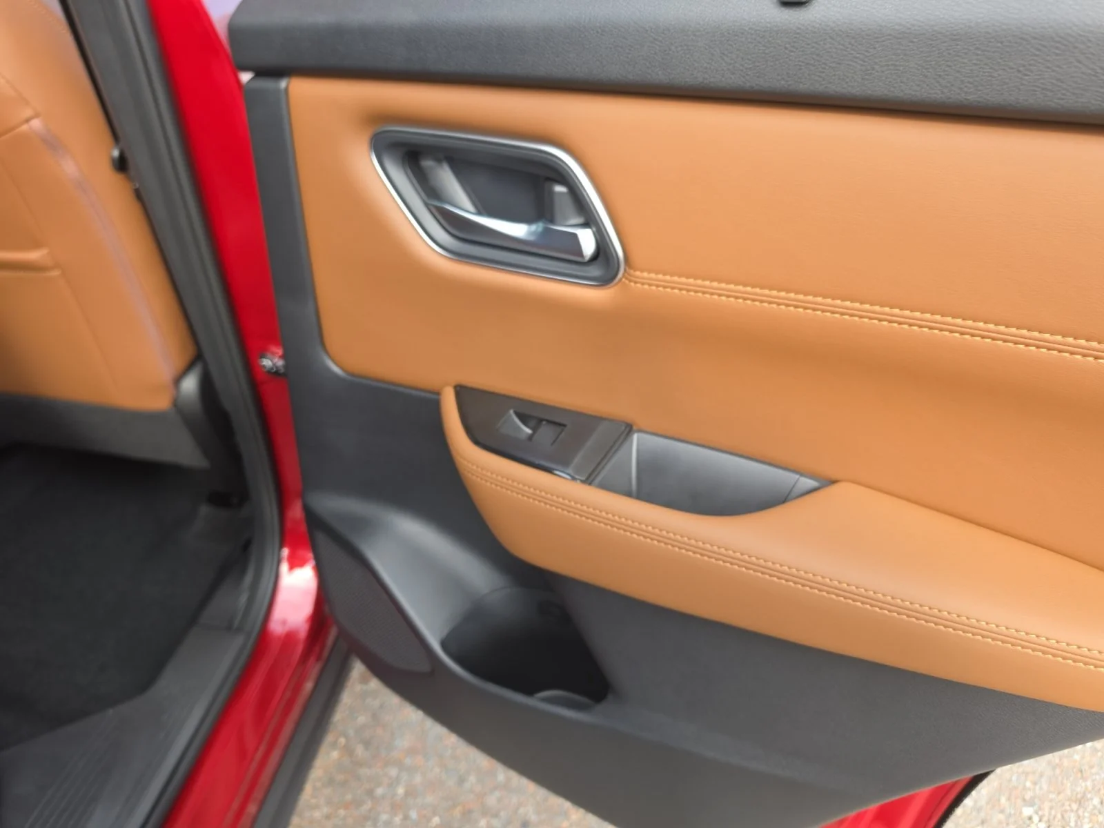 New 2026 Scarlet Ember Tintcoat Nissan Platinum image 38