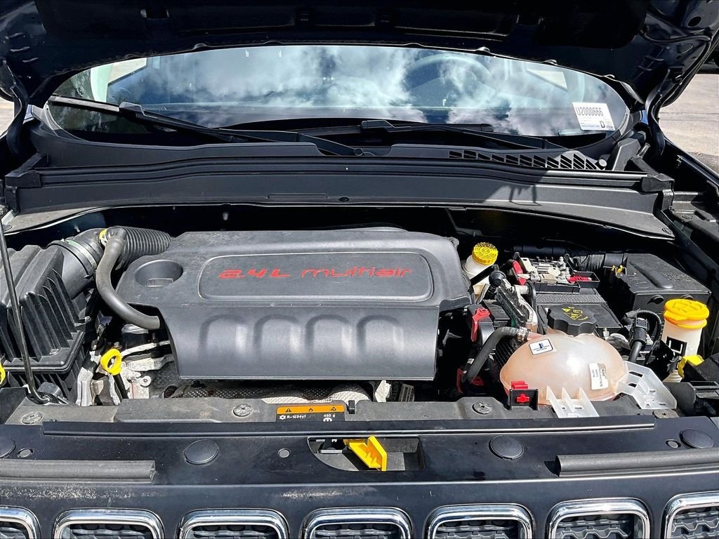 Used 2020 Slate Blue Pearlcoat Jeep Latitude image 29