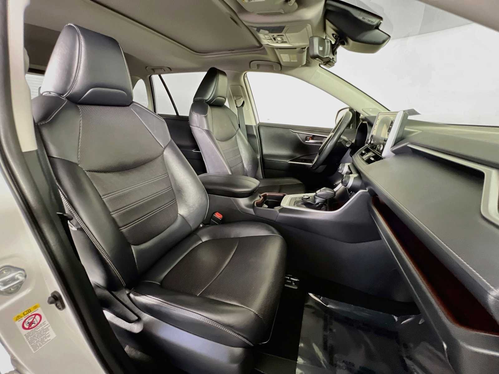 Used 2019 Blizzard Pearl Toyota Limited image 30