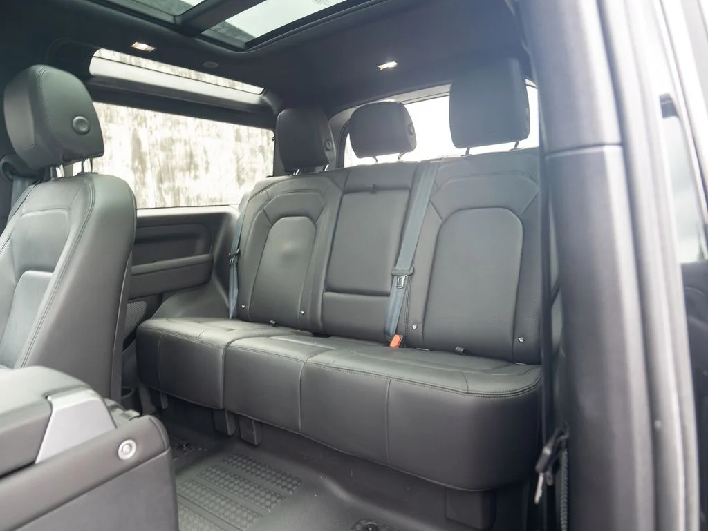 Used 2024  Land Rover S image 32