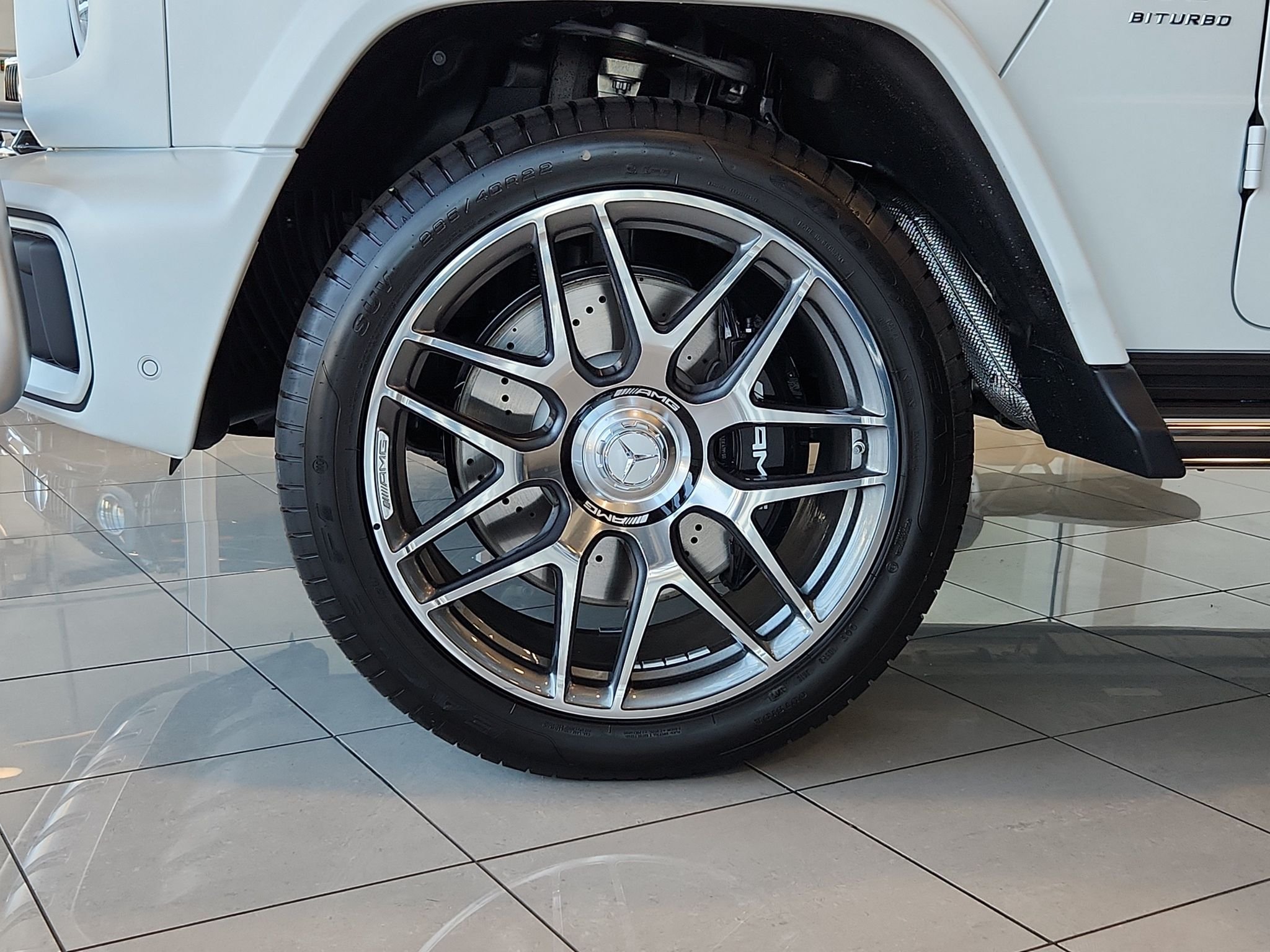 New 2027 MANUFAKTUR Moonlight White Magno Mercedes-Benz AMG® G 63 image 20