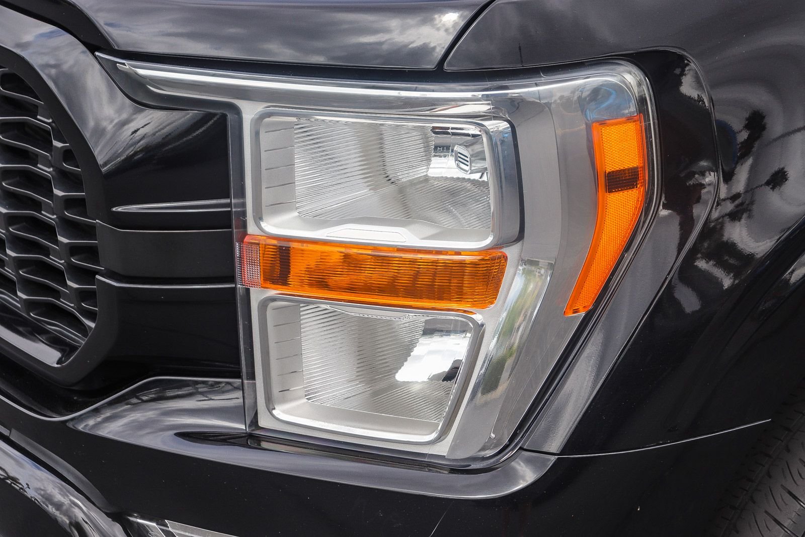 Certified Used 2022 Black Metallic Ford XL image 10