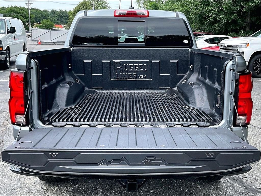 Used 2024 Gray Chevrolet Z71 image 29