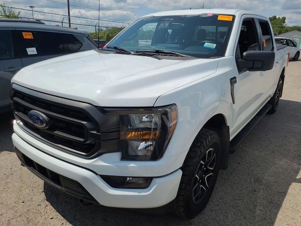 Used 2023 White Ford XLT image 2
