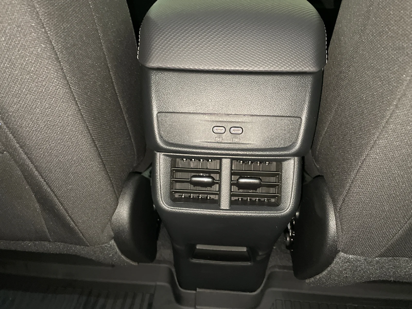 2027 Chevrolet Equinox LT - Photo 26