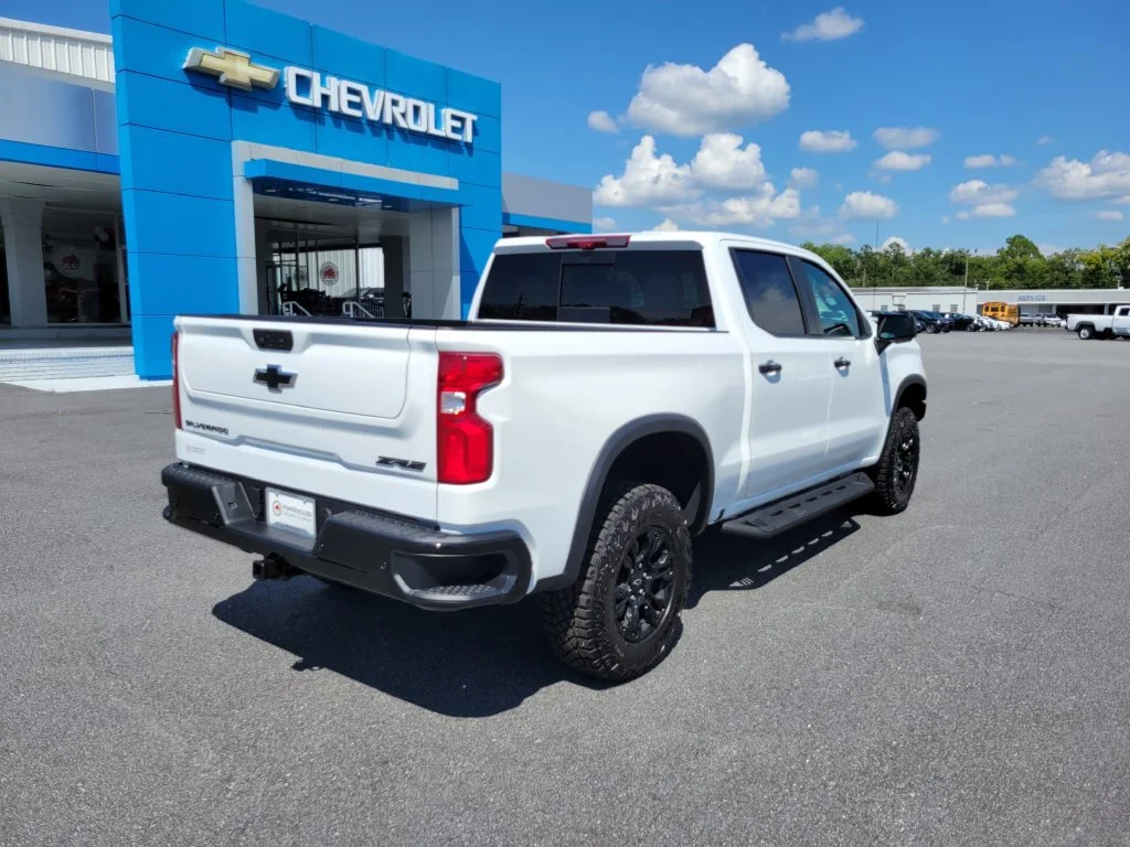 New 2026 Summit White Chevrolet ZR2 image 6
