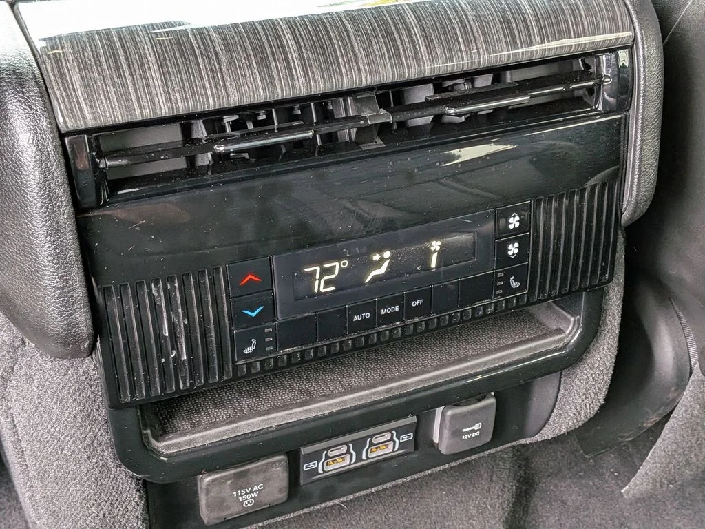 Used 2022 Black Jeep Series III image 24