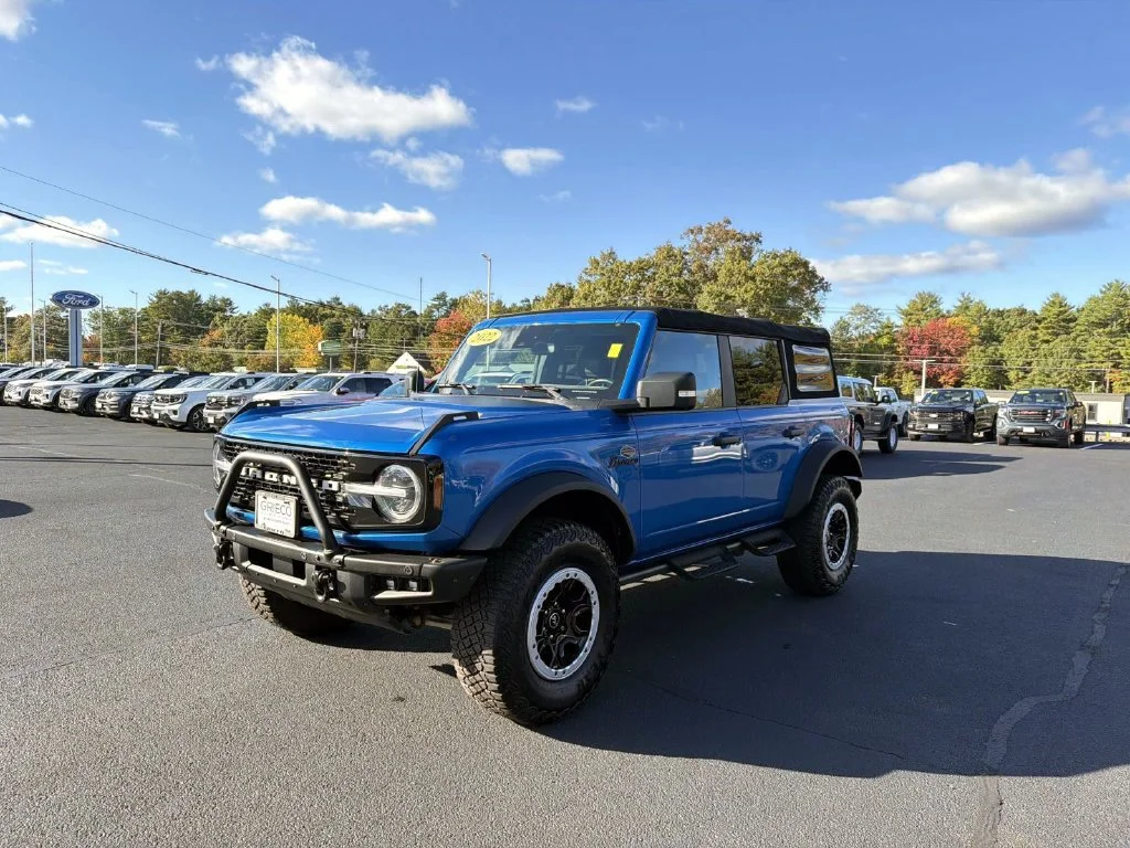 Used 2022 Velocity Blue Metallic Ford Wildtrak image 7