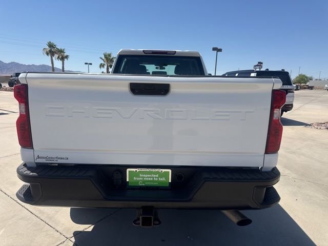 Used 2022 White Chevrolet  image 4