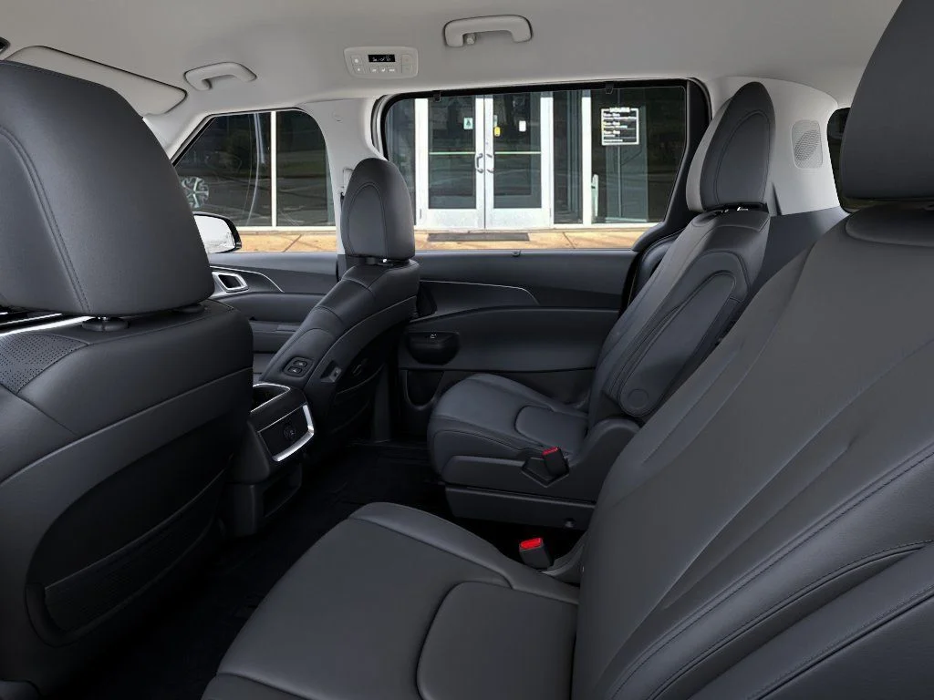 New 2027 Ivory Silver Kia EX image 18