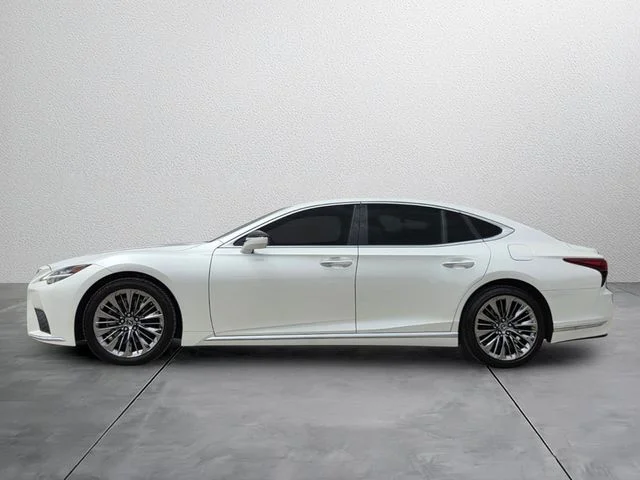 Used 2022 White Lexus 500 Base image 2