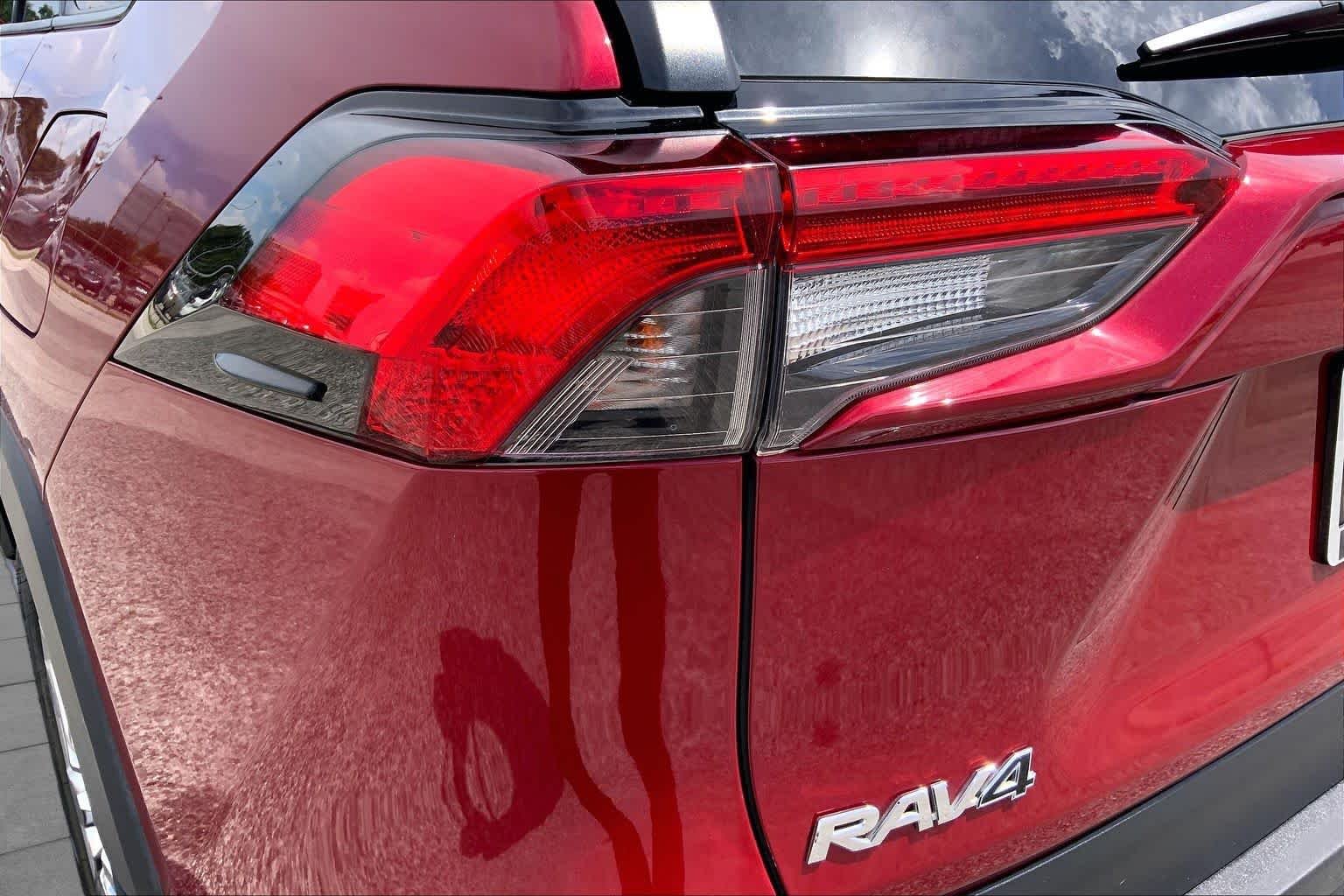 Used 2021 Ruby Flare Pearl Toyota XLE Premium image 28