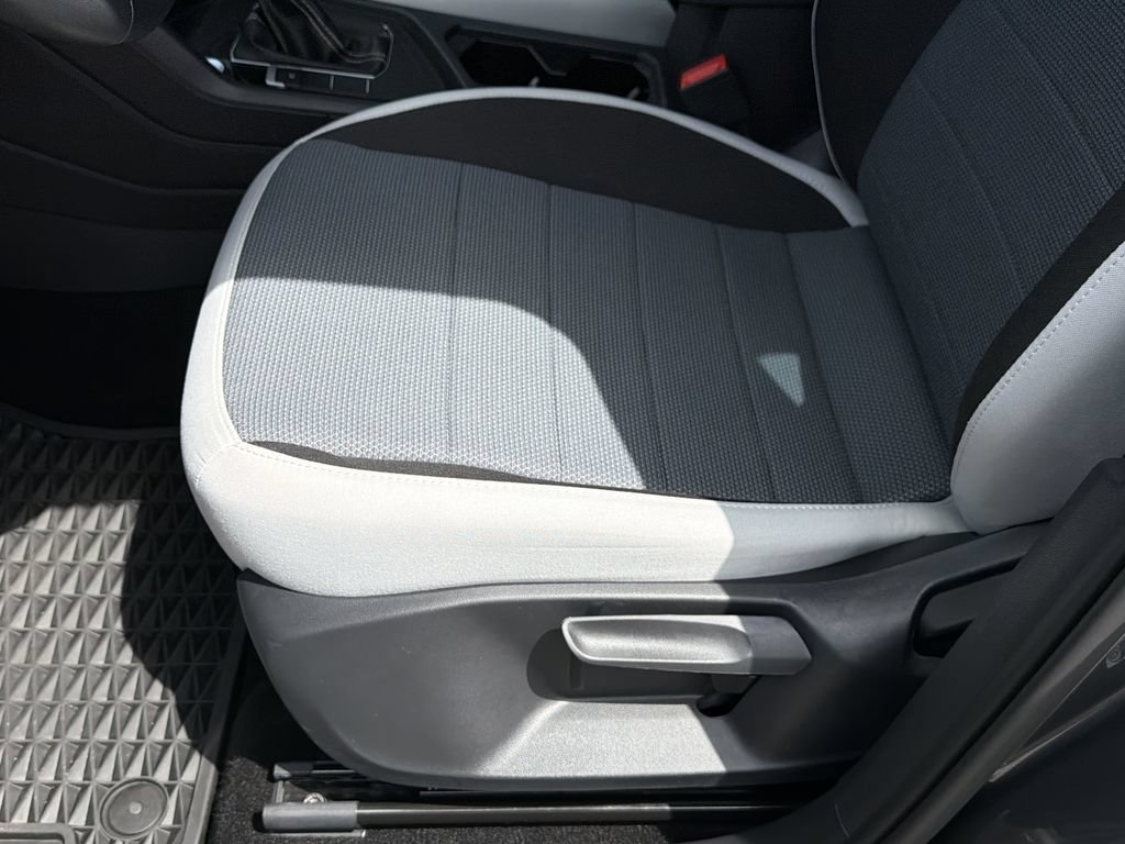 2025 Volkswagen Taos S - Photo 21