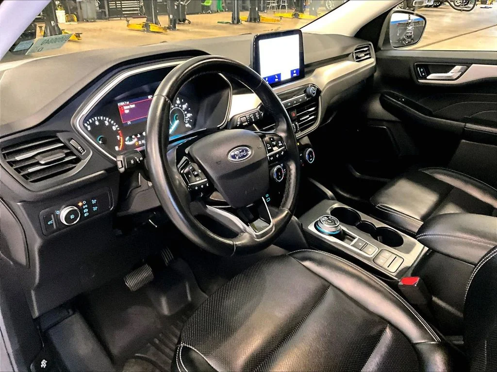 Used 2022 White Ford SEL image 8