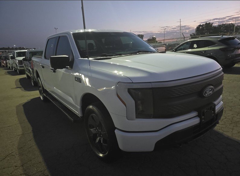 Used 2024 White Ford XLT image 1