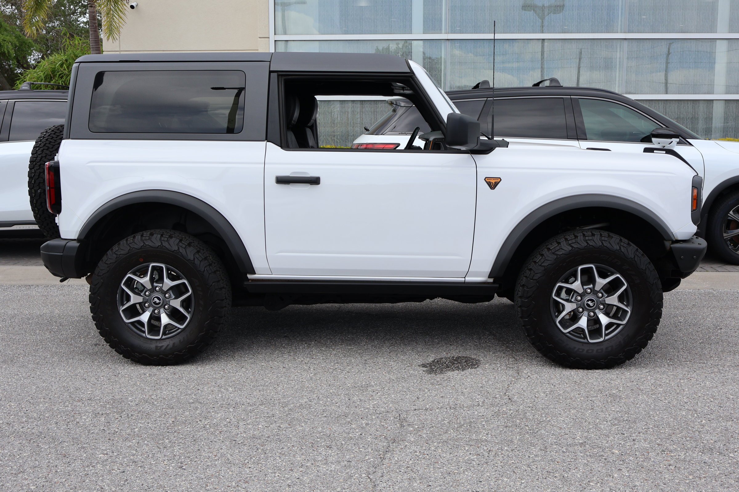 2021 Ford Bronco 2-Door Badlands - Photo 8