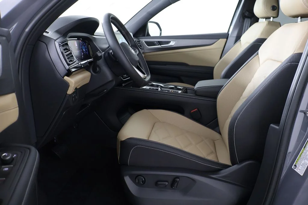 New 2026 Gray Volkswagen 2.0T SE w/Technology image 17